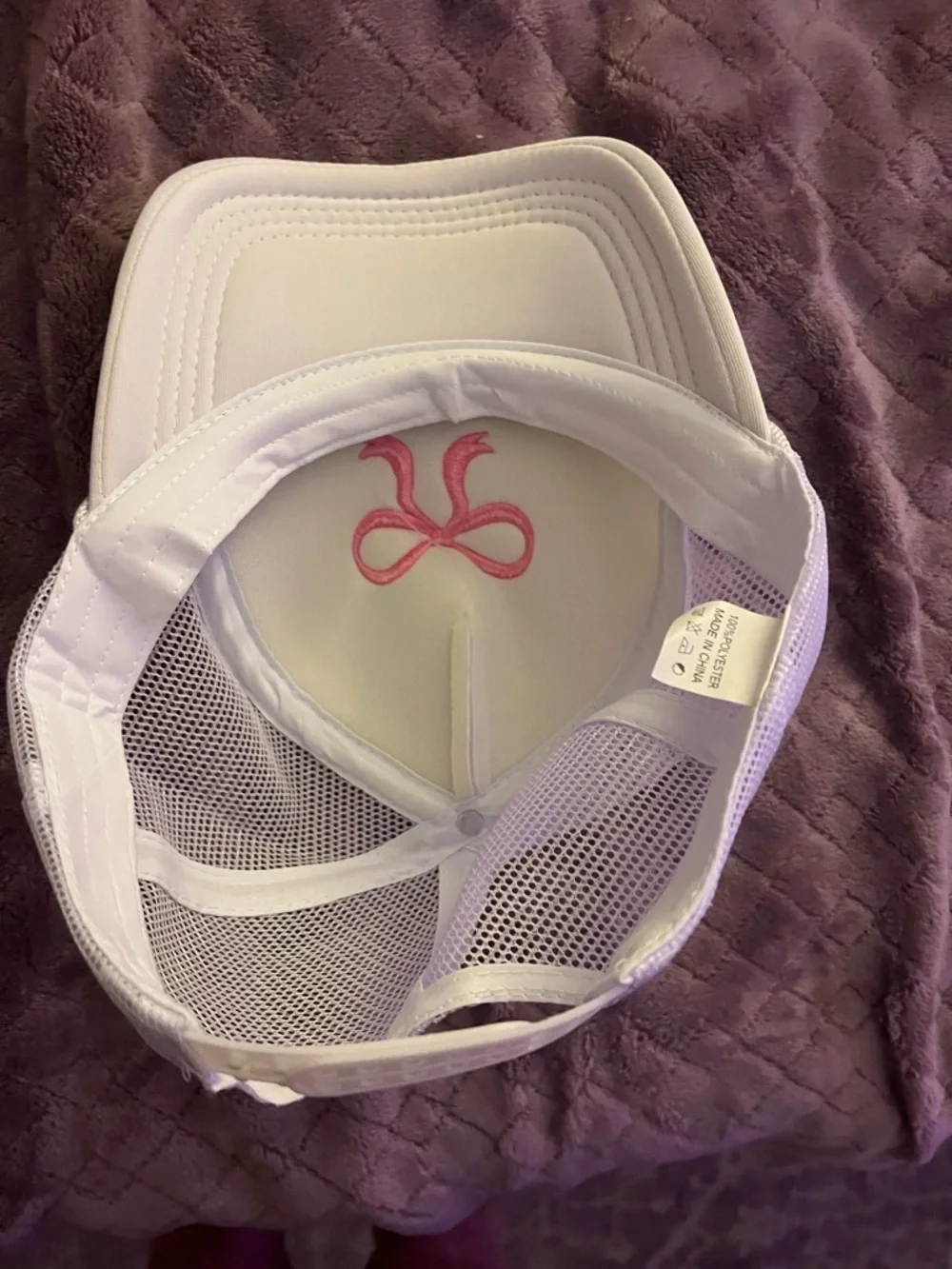 White Mesh Trucker Cap with Pink Bow Embroidery - Picture 3 of 3